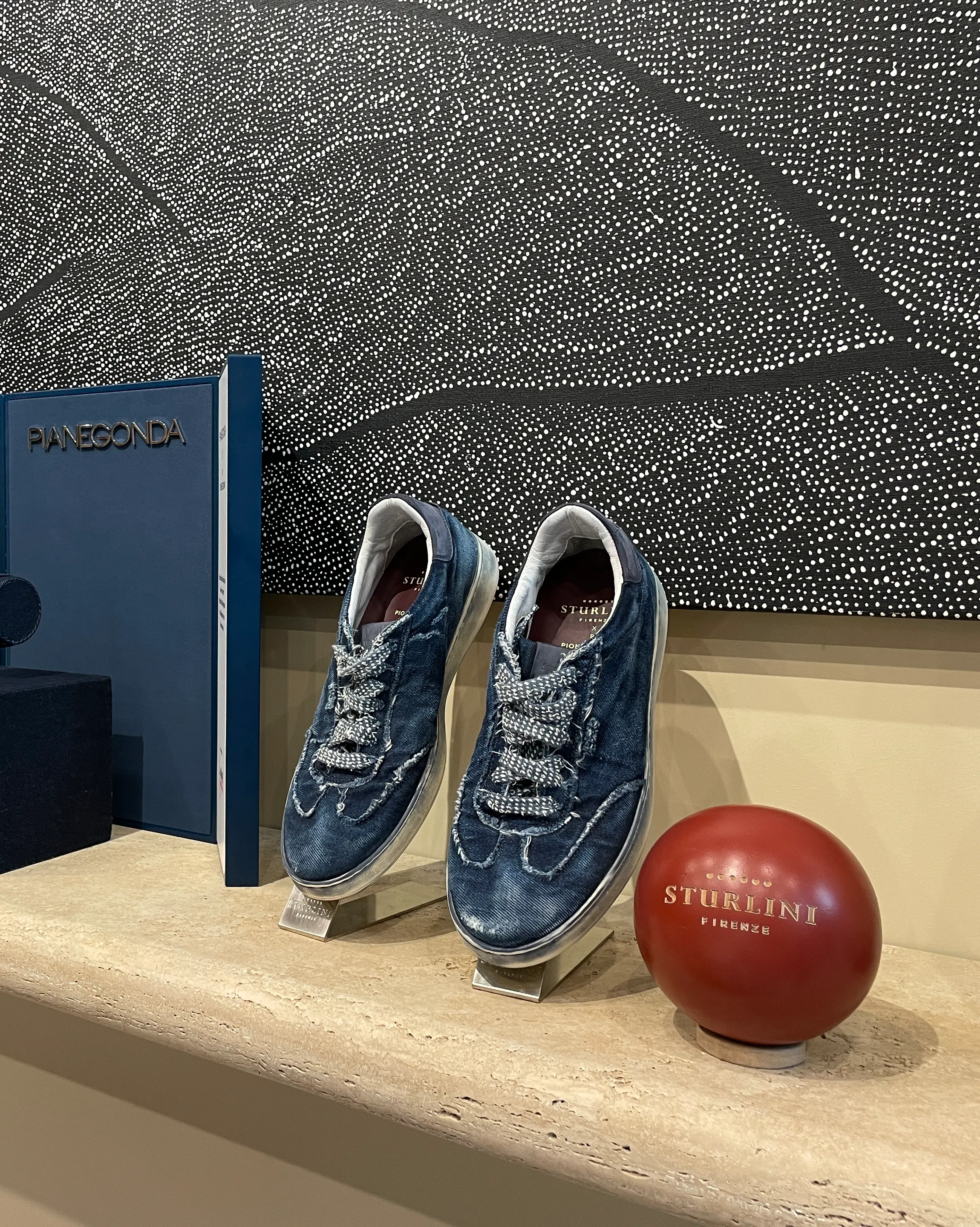Sturlini Firenze x Pioneer Denim a favore di Amref