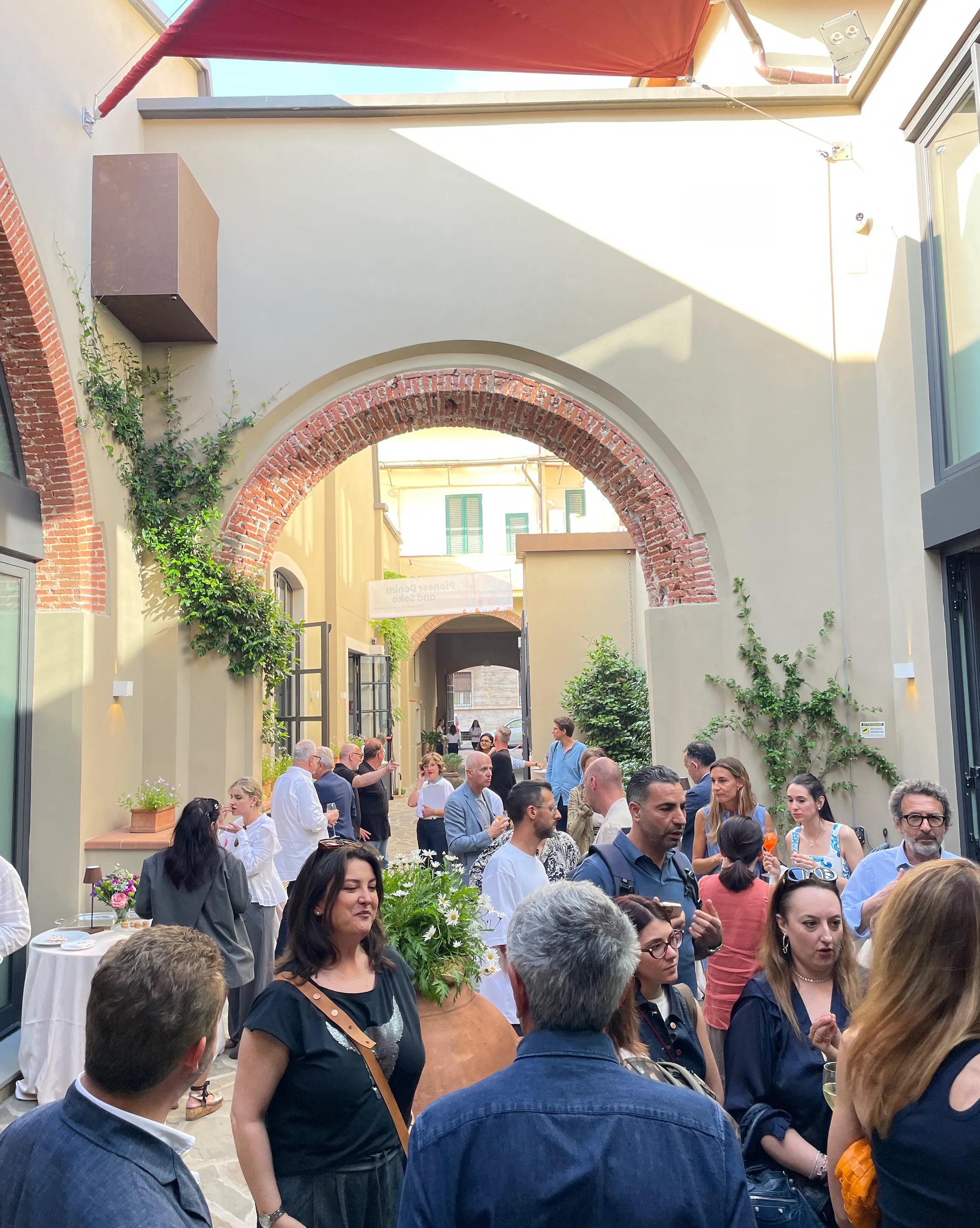 Sturlini Firenze x Pioneer Denim a favore di Amref